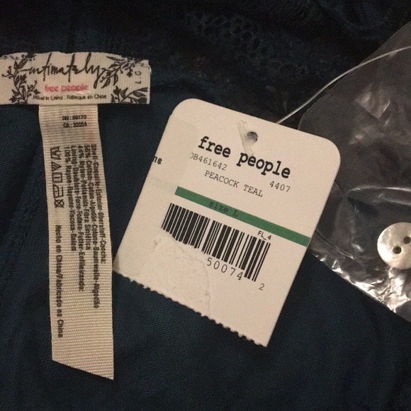 NWT Free People She’s got in green lace slip sizeL - Picture 8 of 8